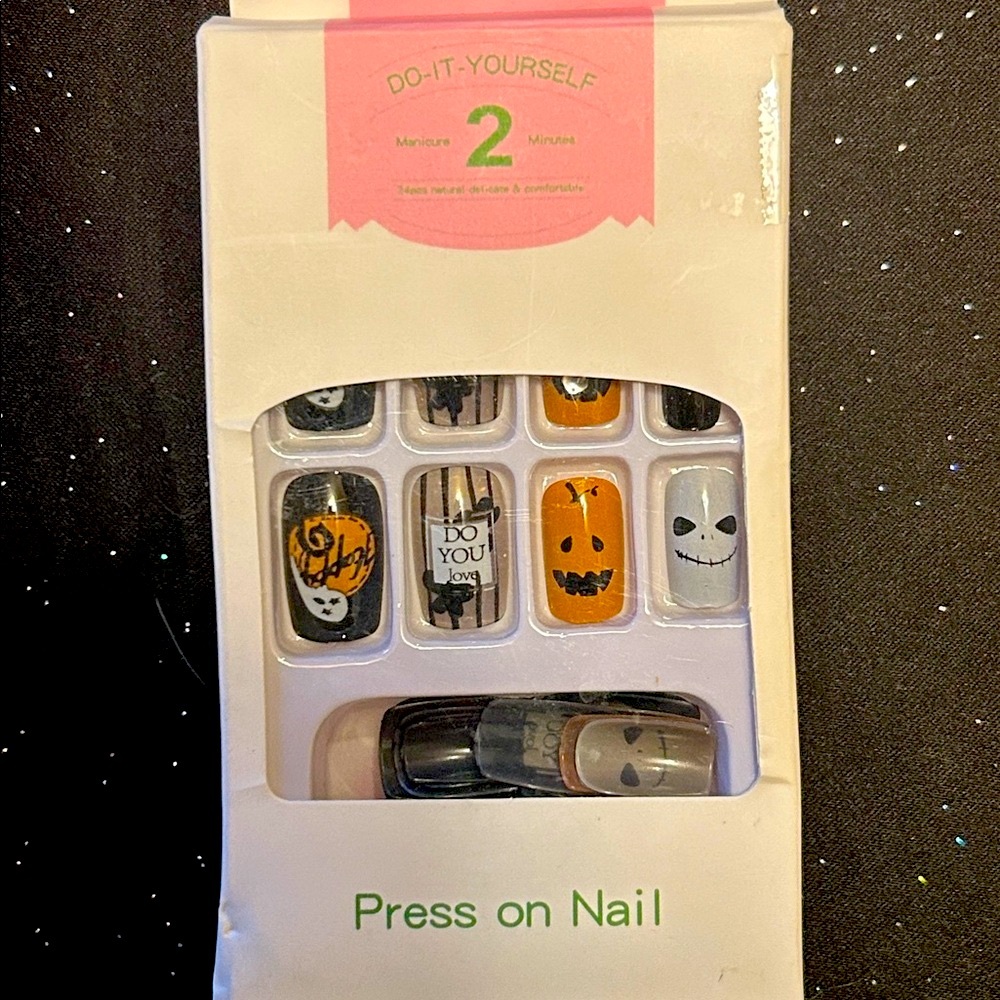 Do It Yourself 🎃👻 Nails